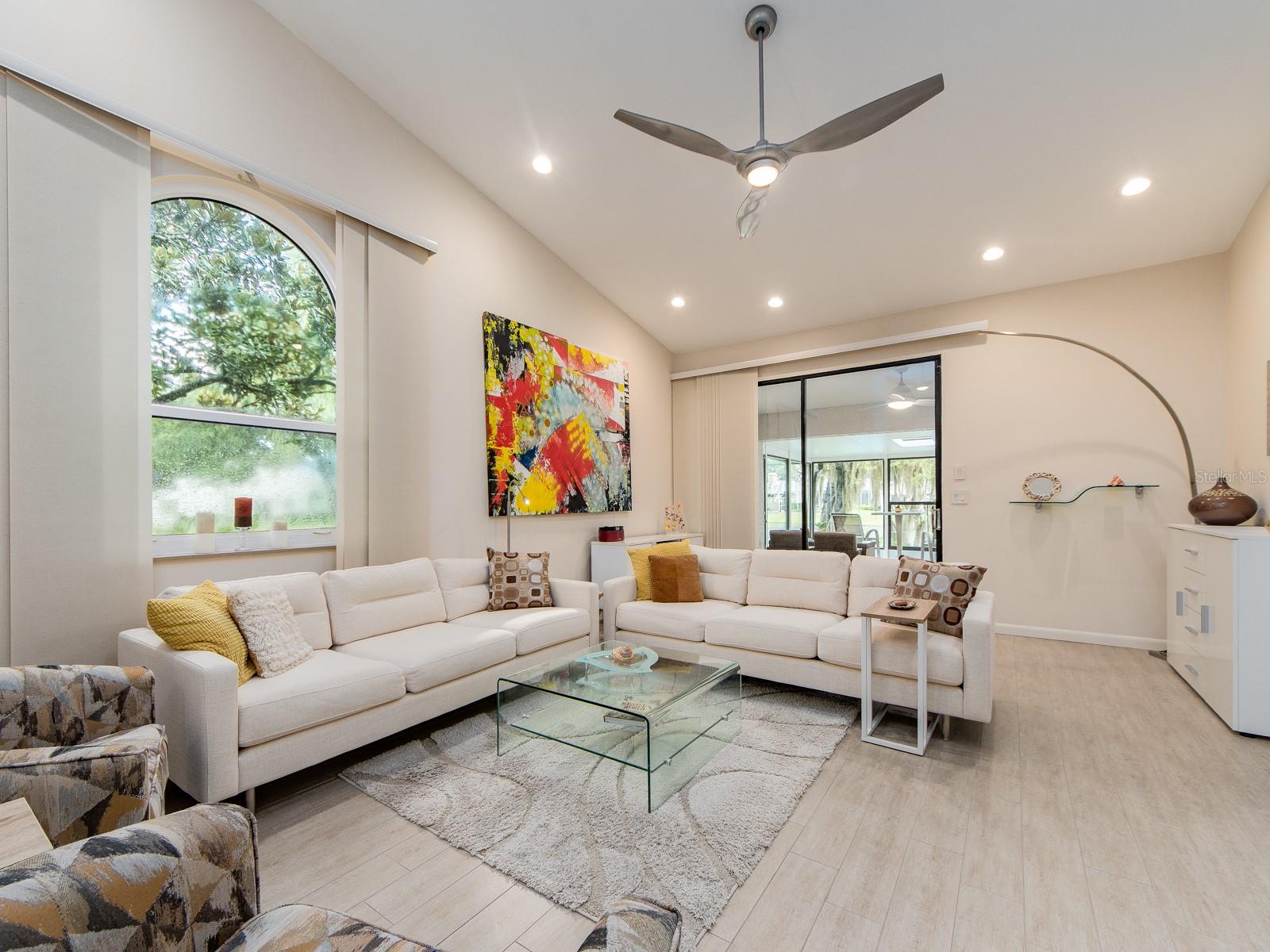 Home in PALM HARBOR — photo 6