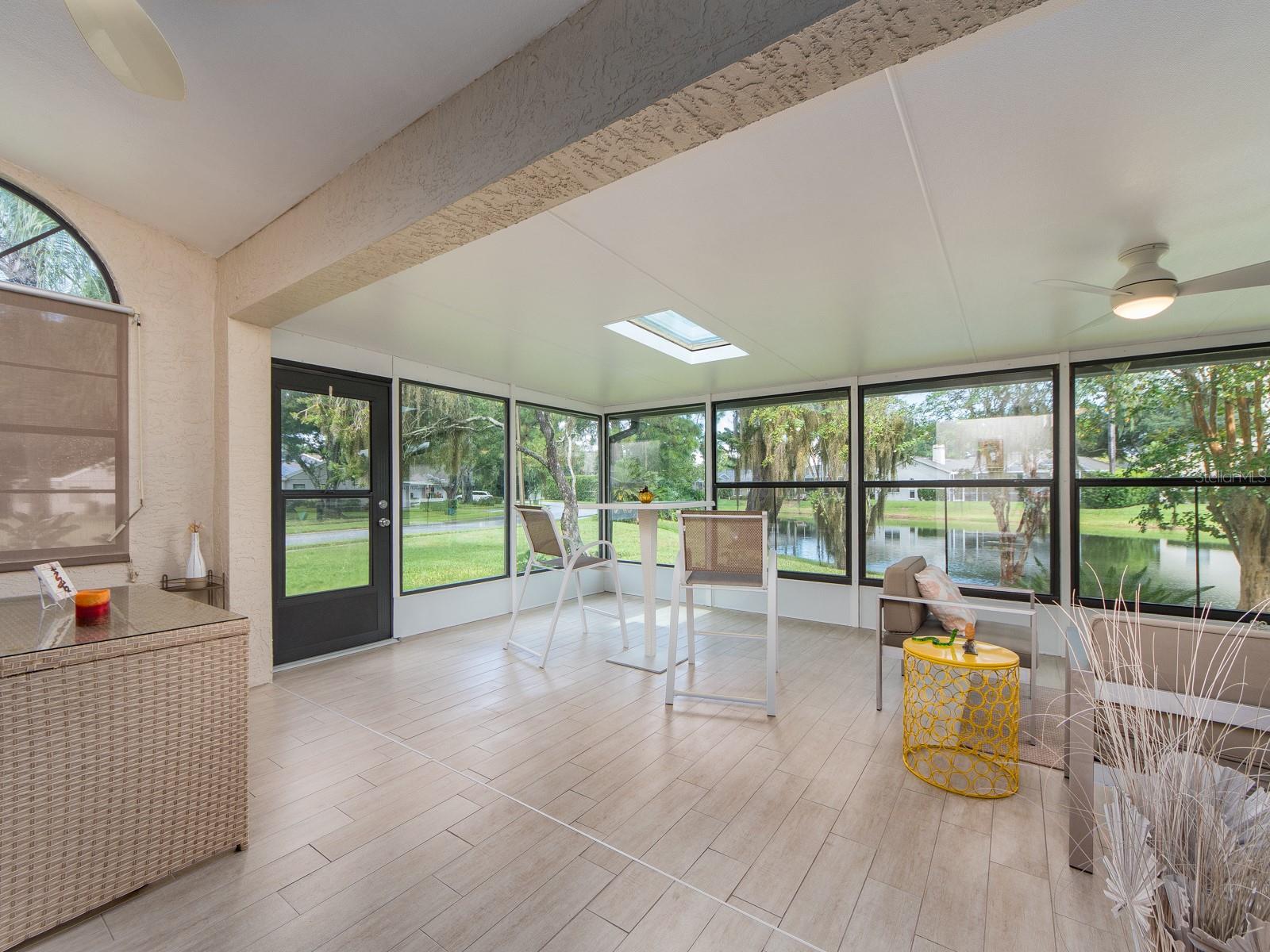 Home in PALM HARBOR — photo 11