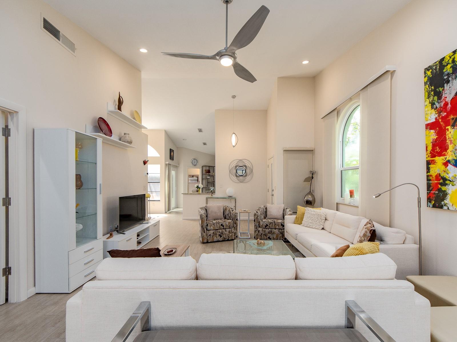 Home in PALM HARBOR — photo 10