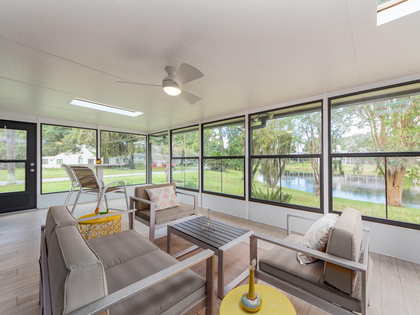 Home in PALM HARBOR — photo 14