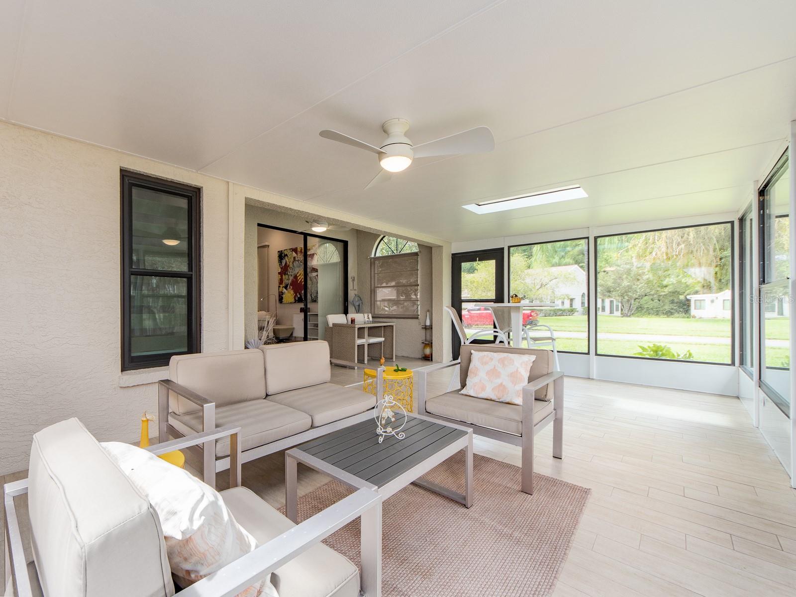 Home in PALM HARBOR — photo 16