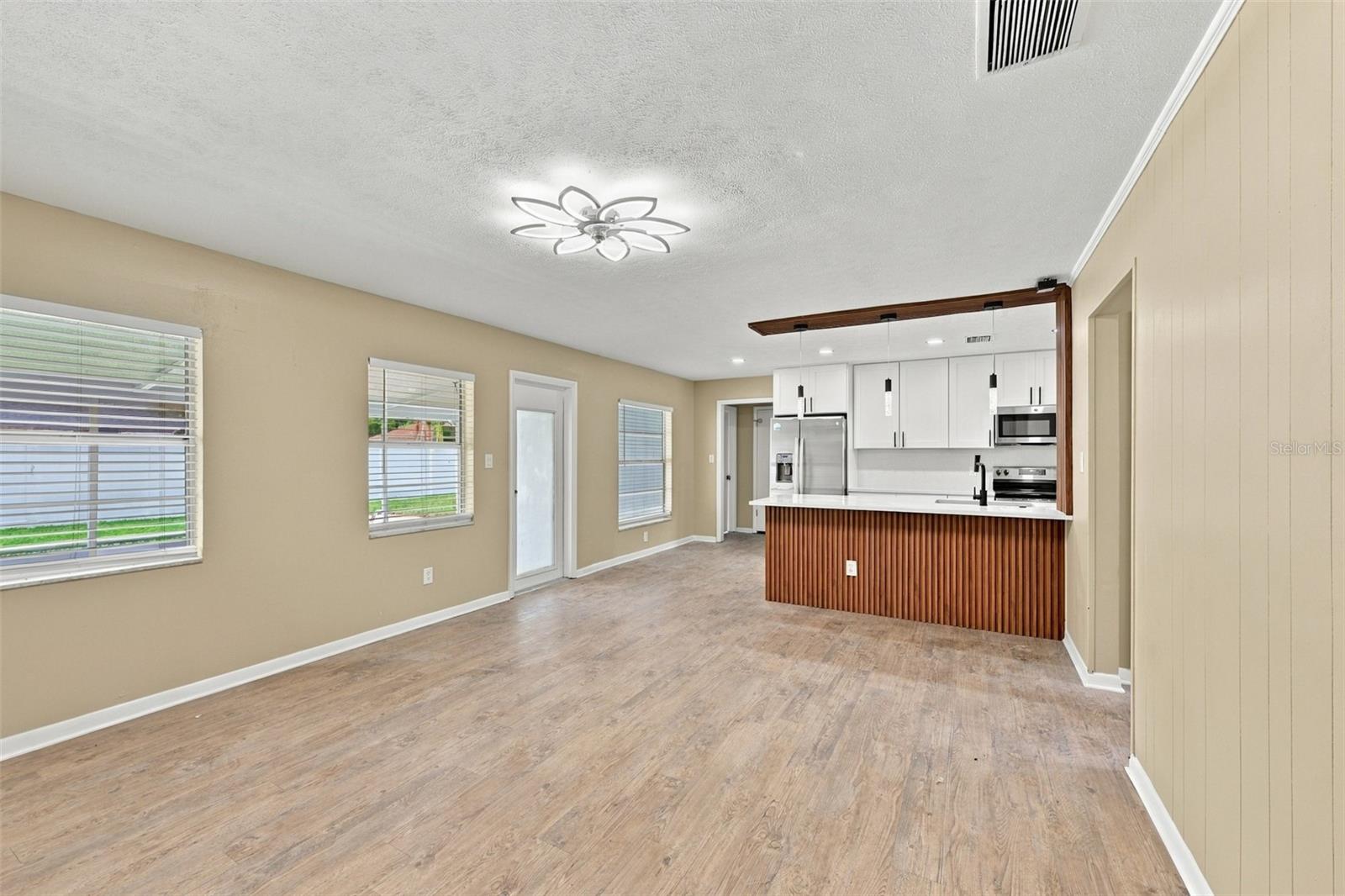 509 CLEMONS RD — photo 8