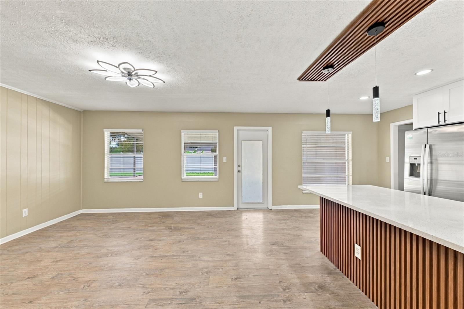 509 CLEMONS RD — photo 4