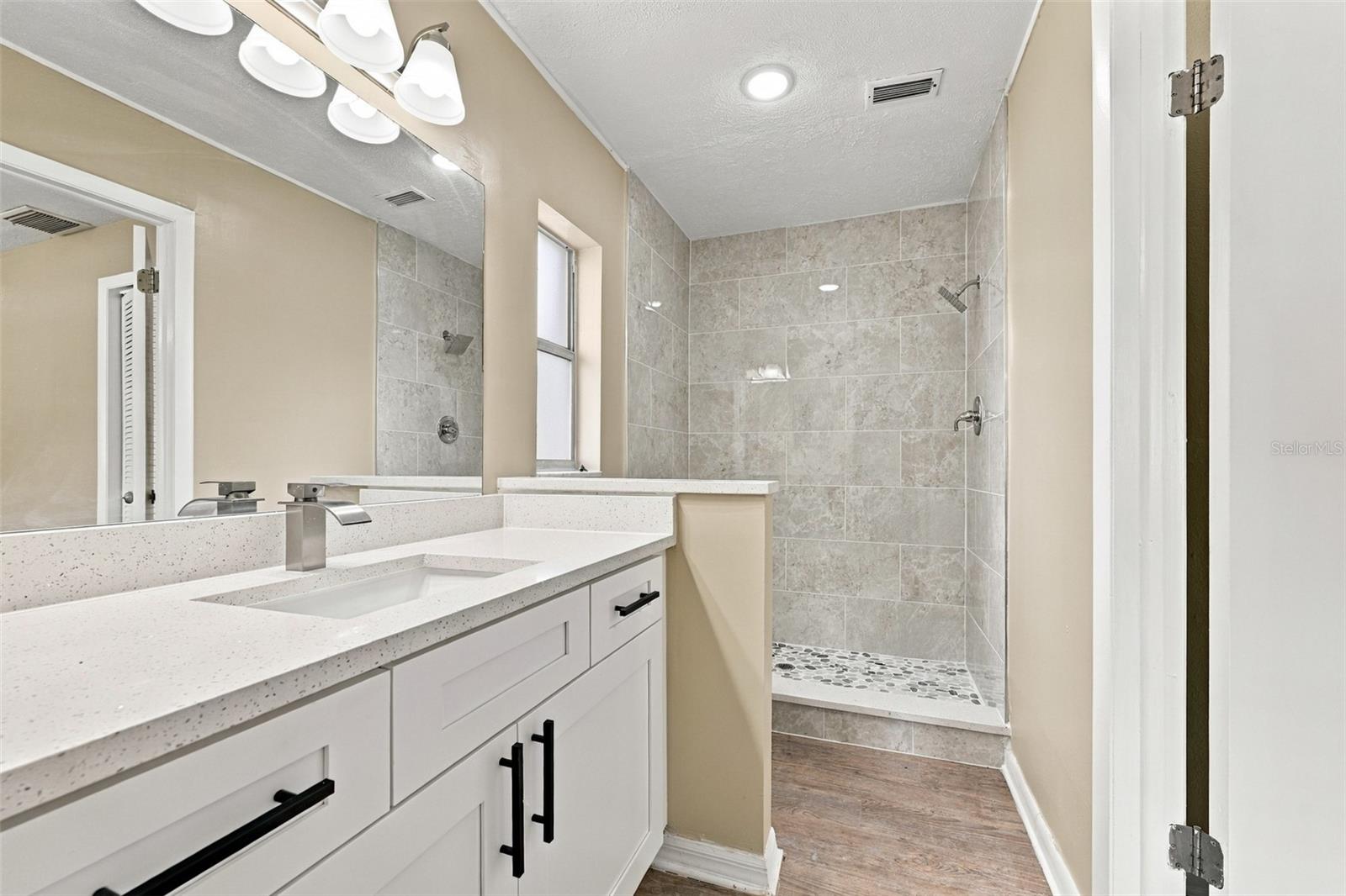 509 CLEMONS RD — photo 11