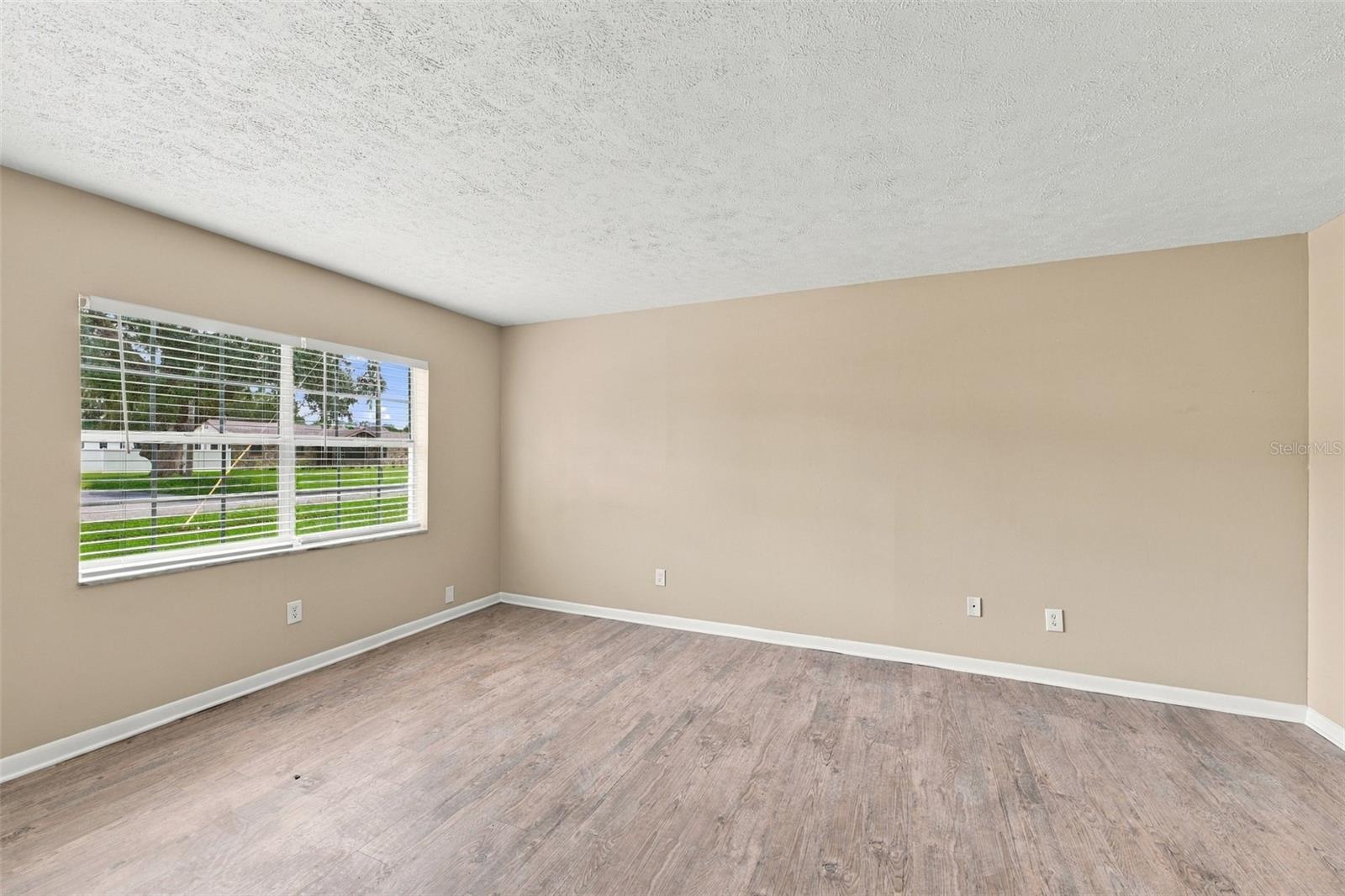 509 CLEMONS RD — photo 31