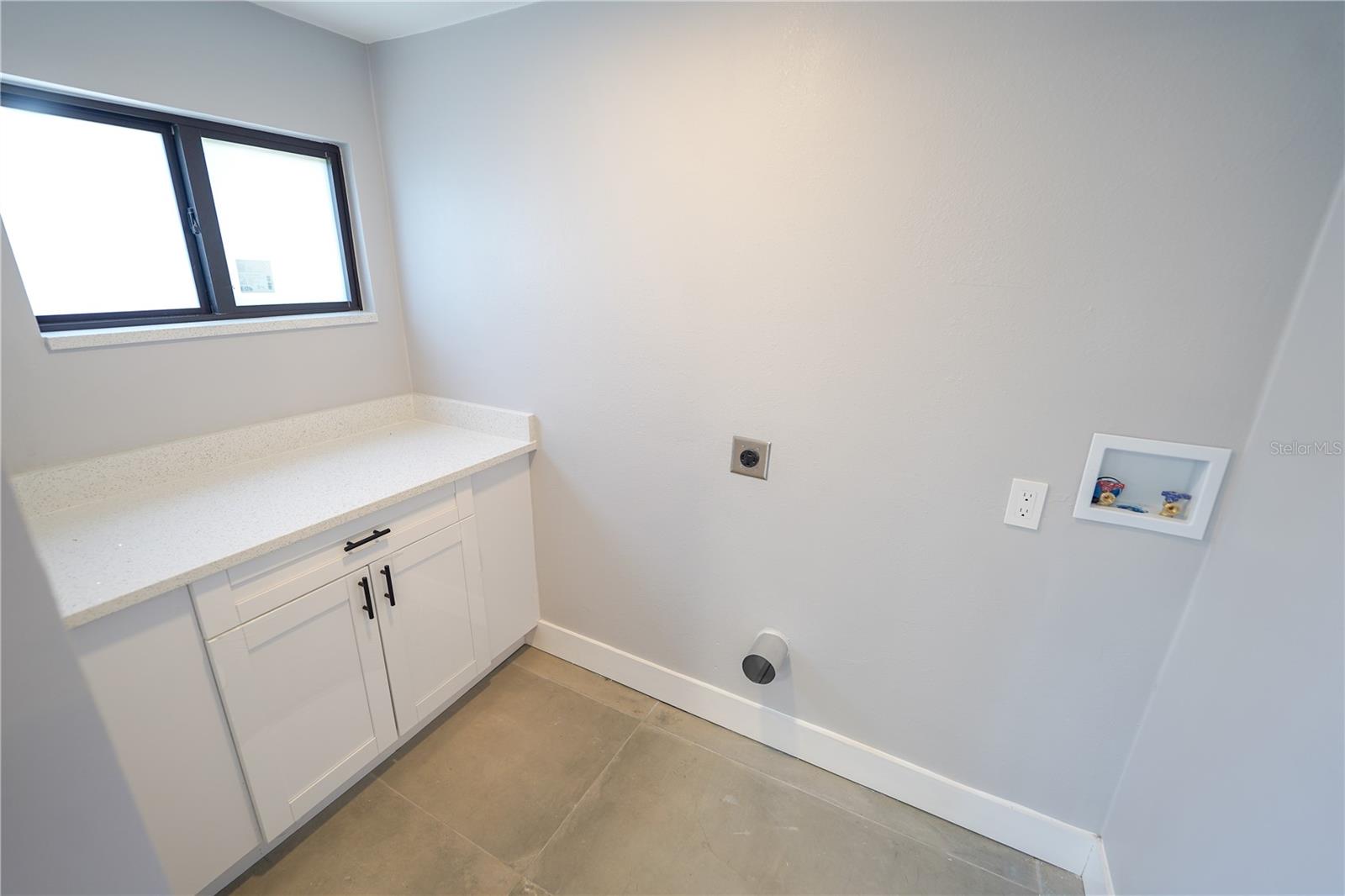 5812 LIVERPOOL DR — photo 31