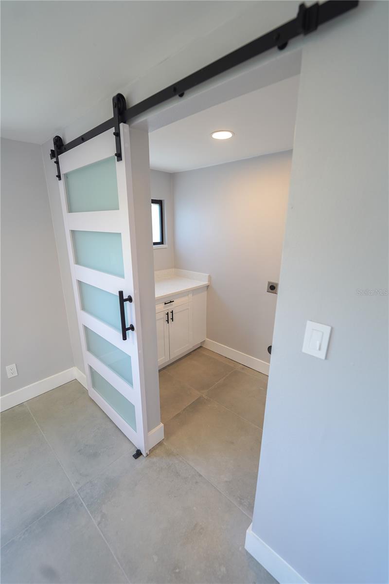5812 LIVERPOOL DR — photo 35