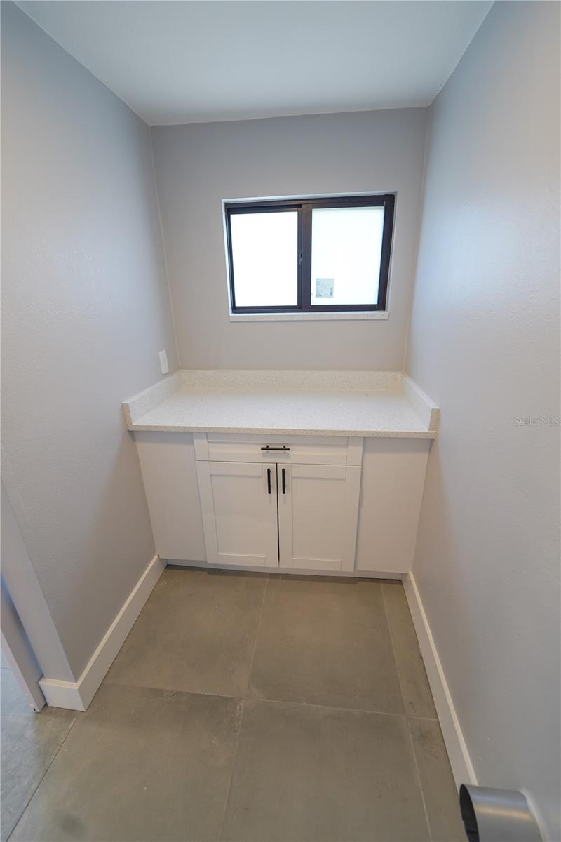 5812 LIVERPOOL DR — photo 32
