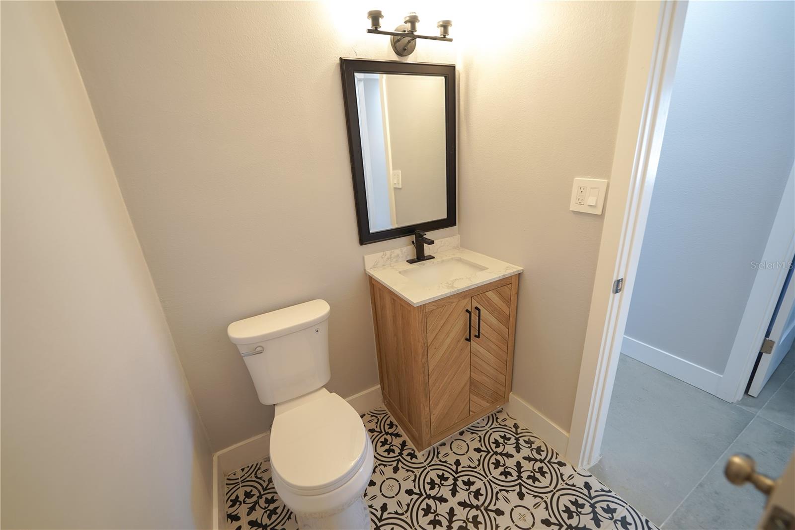 5812 LIVERPOOL DR — photo 41
