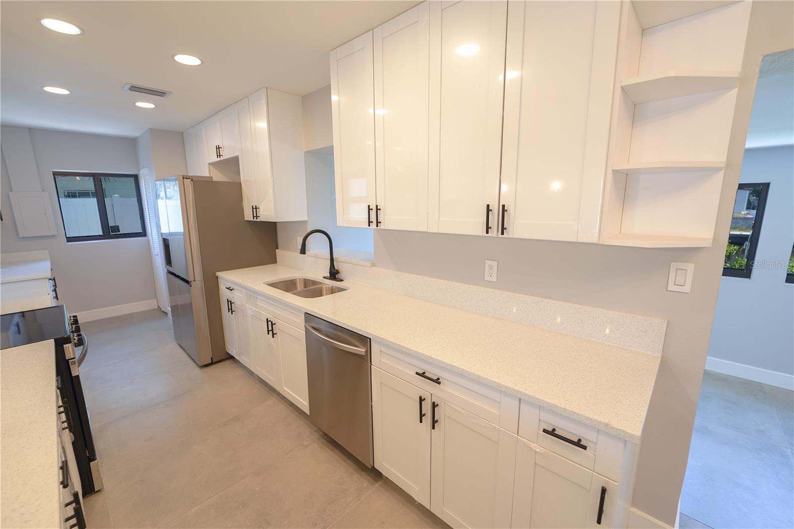 5812 LIVERPOOL DR — photo 24