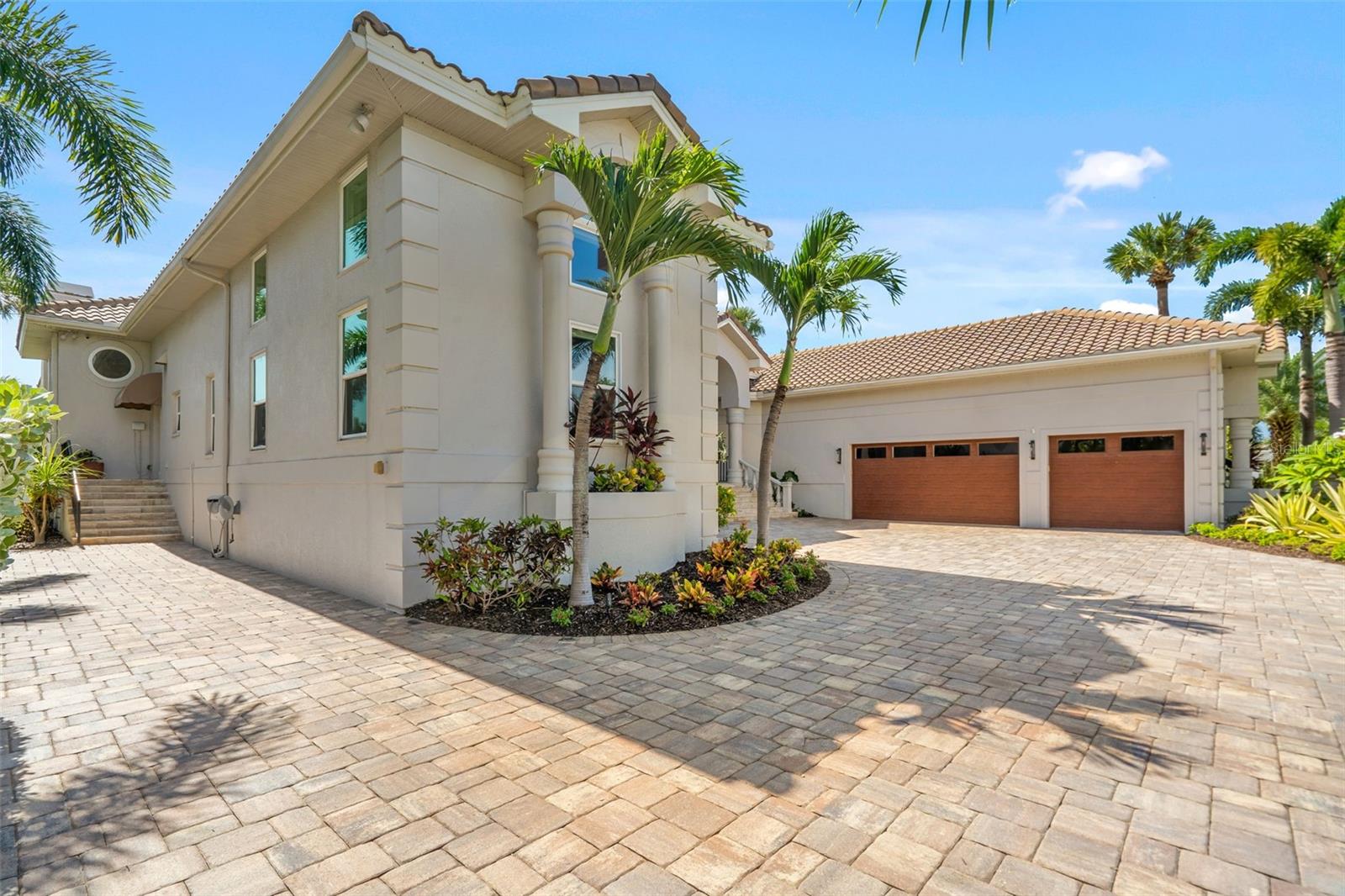 6320 PASADENA POINT BLVD — photo 4