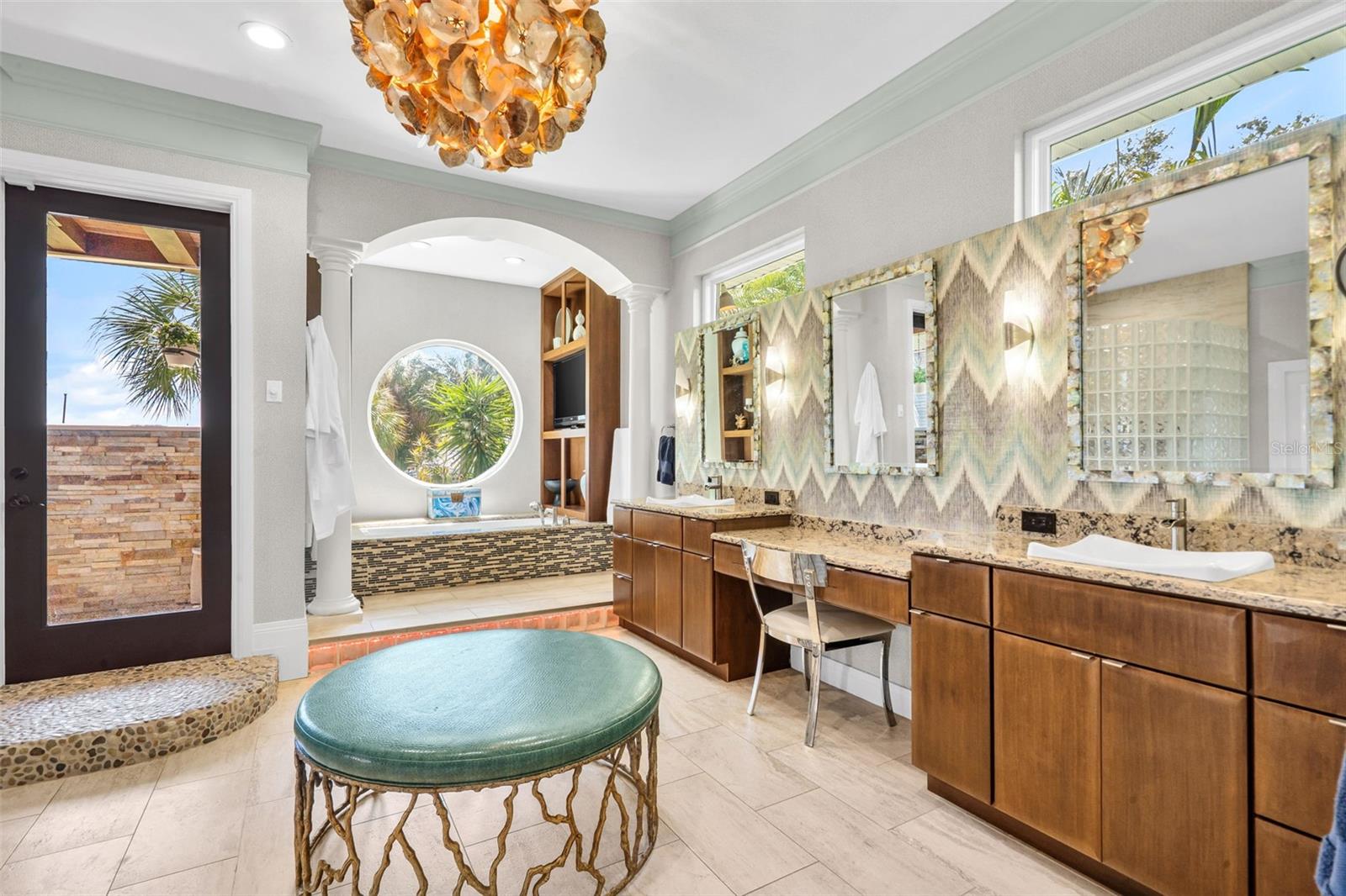 6320 PASADENA POINT BLVD — photo 33