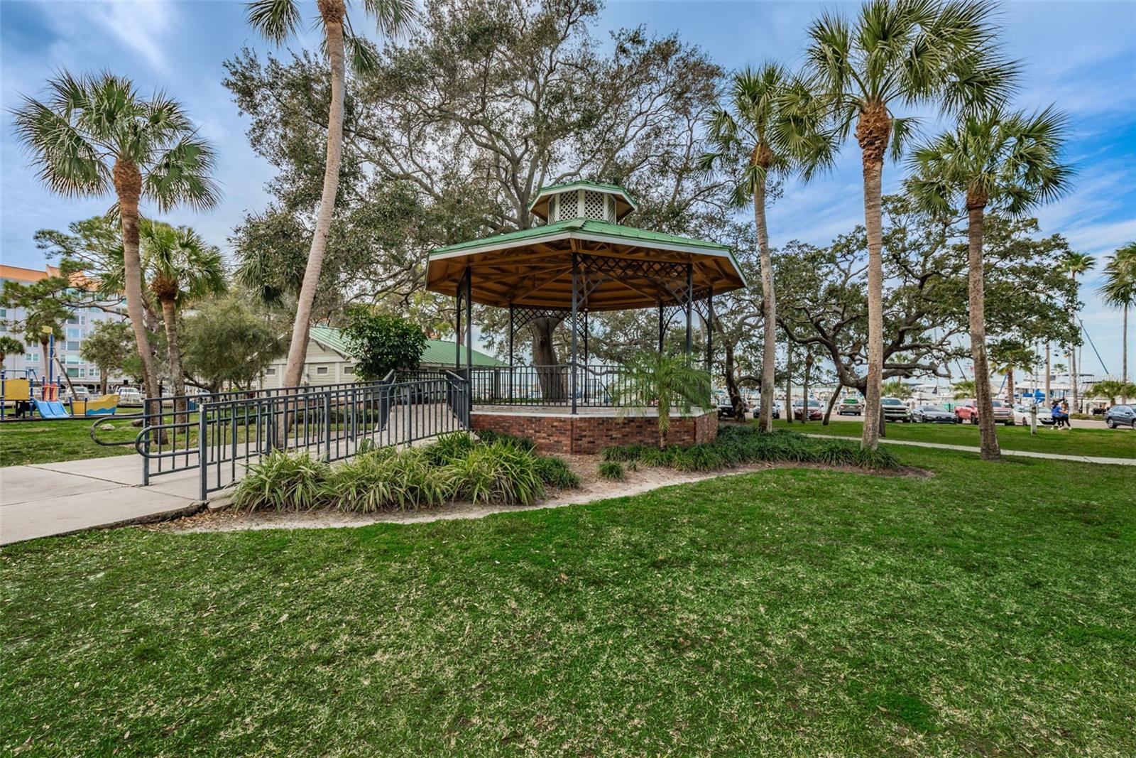 2287 CAROLYN DR — photo 48