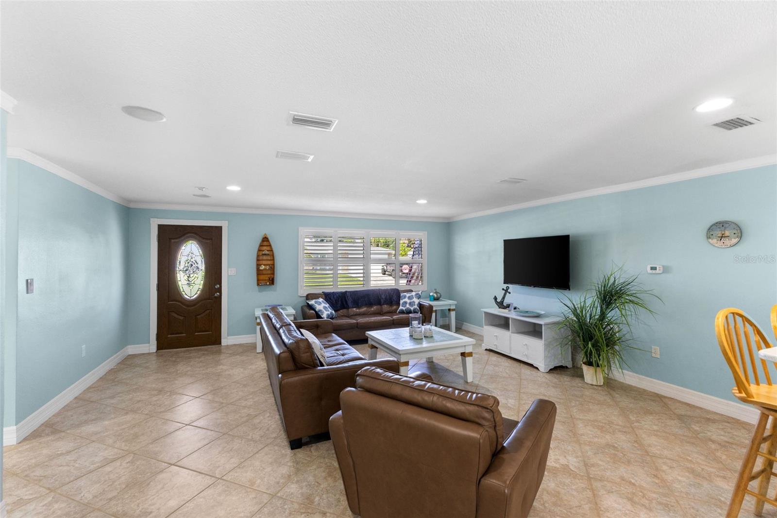 2287 CAROLYN DR — photo 4
