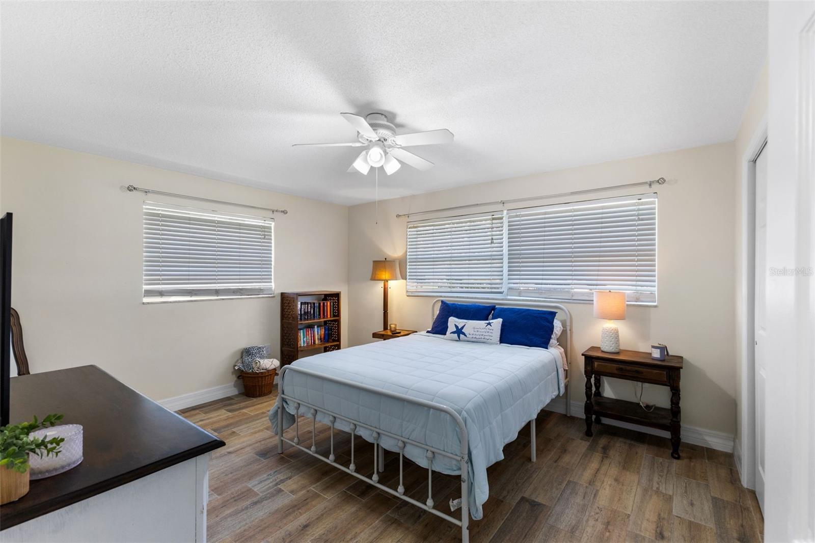2287 CAROLYN DR — photo 18