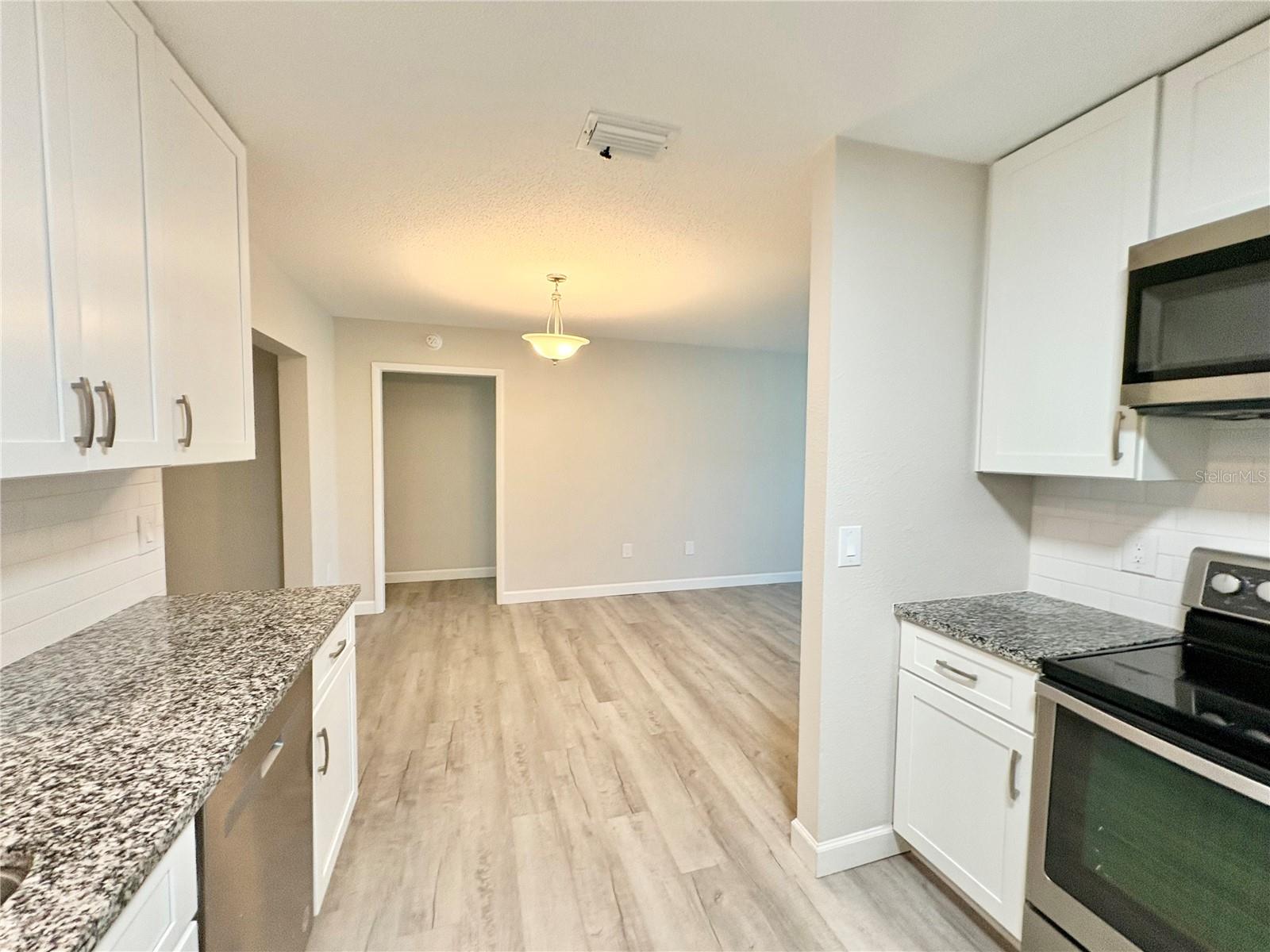 3126 SHAMROCK DR — photo 30