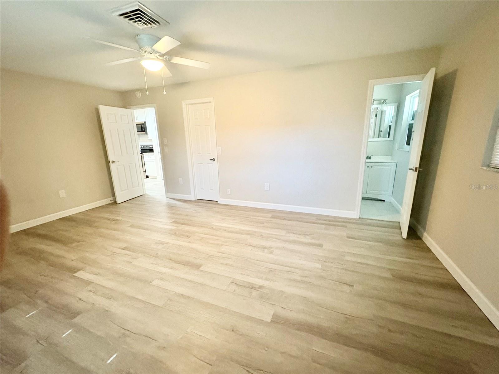 3126 SHAMROCK DR — photo 25