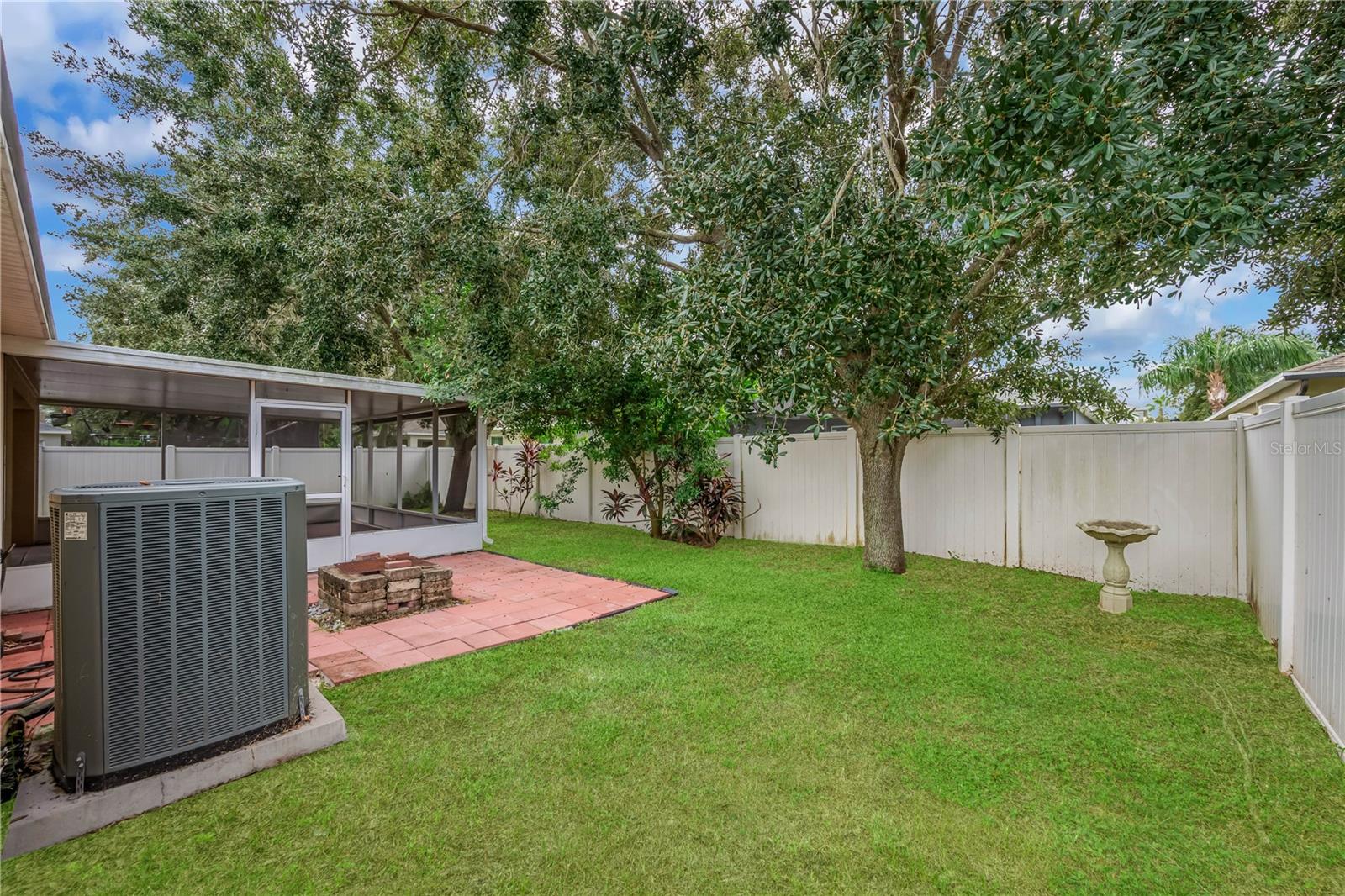 13935 CHALK HILL PL — photo 27