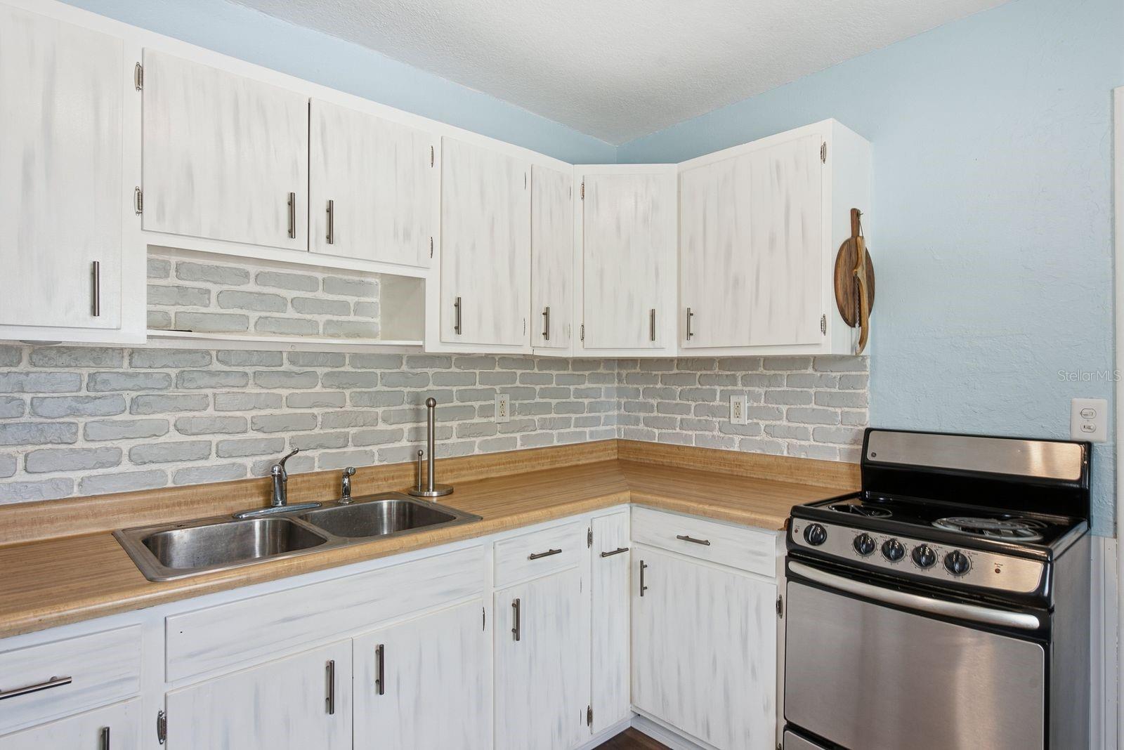 7030 COLFAX DR — photo 9