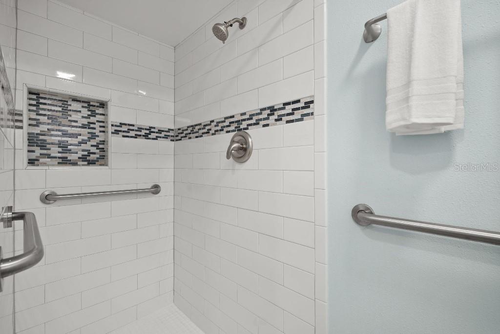 2109 CYPRESS POINT DR N — photo 18