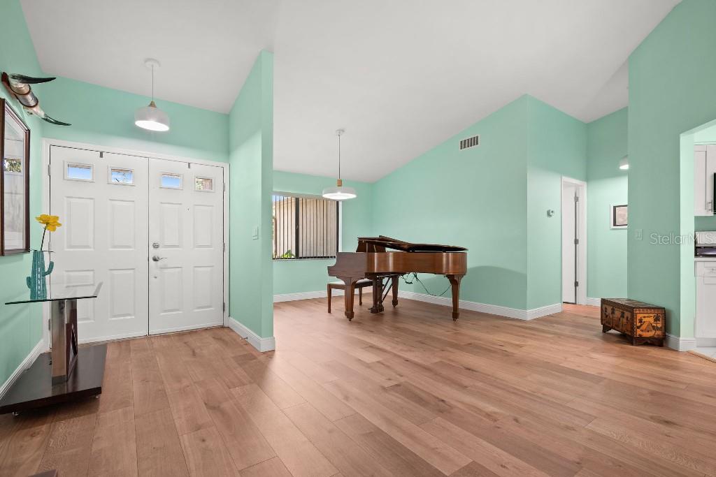 2109 CYPRESS POINT DR N — photo 5