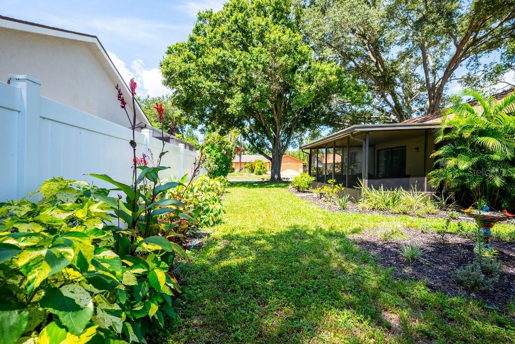 2109 CYPRESS POINT DR N — photo 28