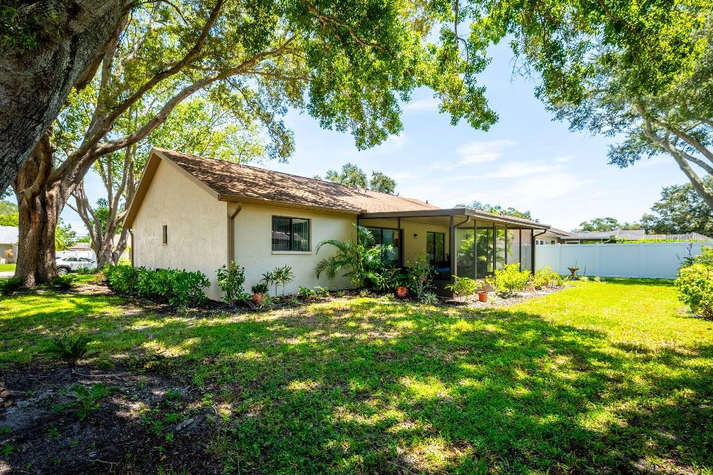 2109 CYPRESS POINT DR N — photo 26