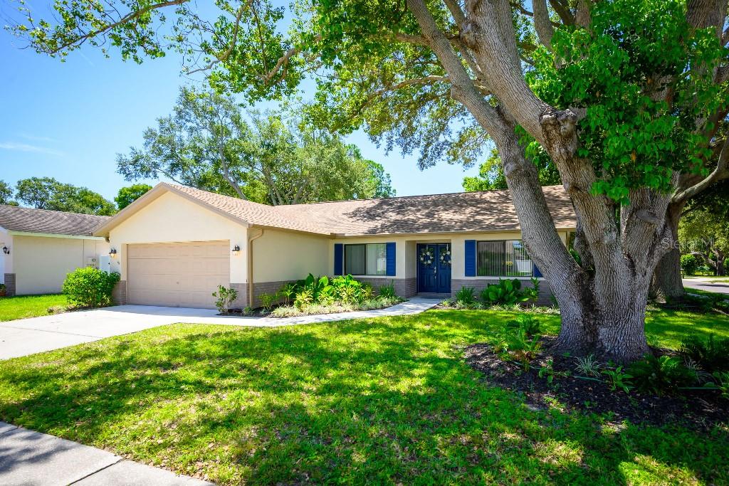 2109 CYPRESS POINT DR N — photo 2