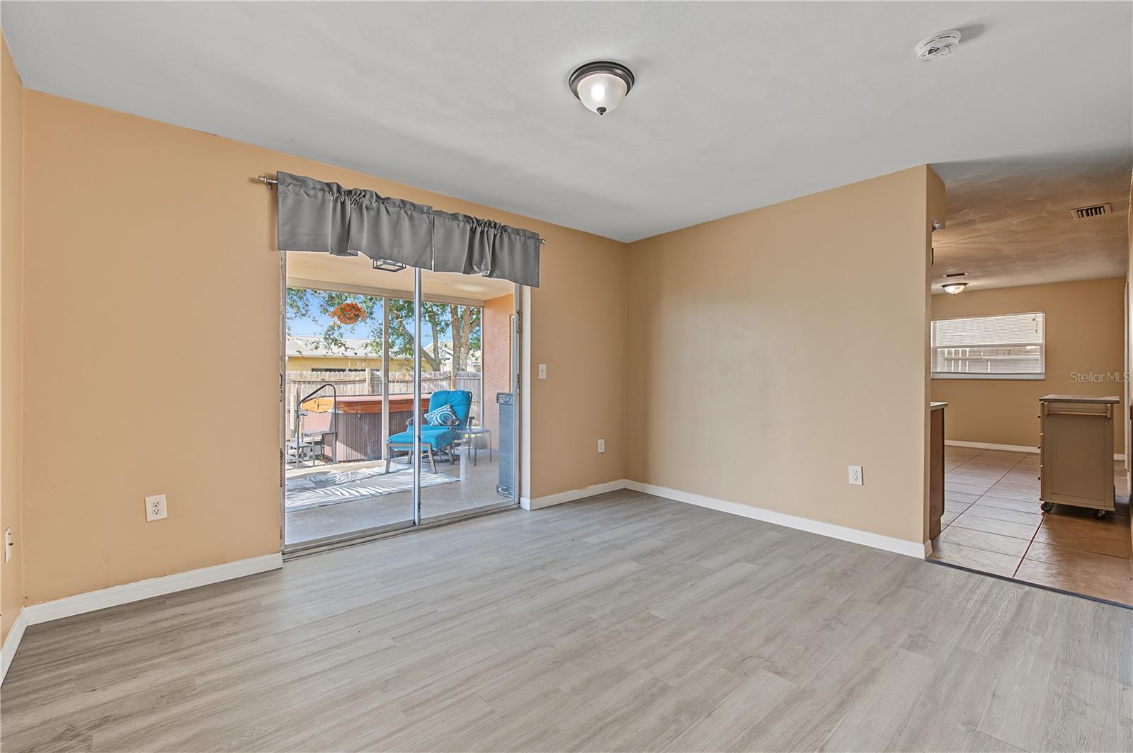 7501 FOXBLOOM DR — photo 7