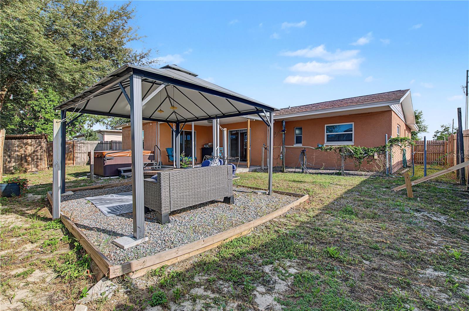 7501 FOXBLOOM DR — photo 38