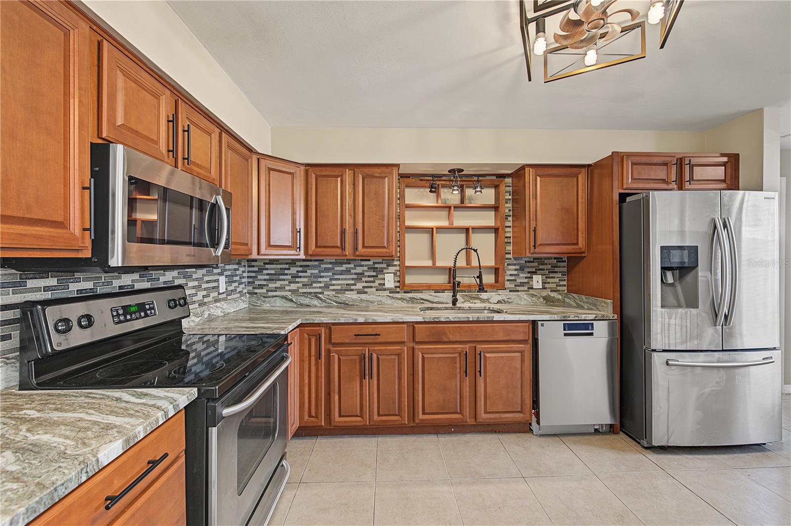 7501 FOXBLOOM DR — photo 17