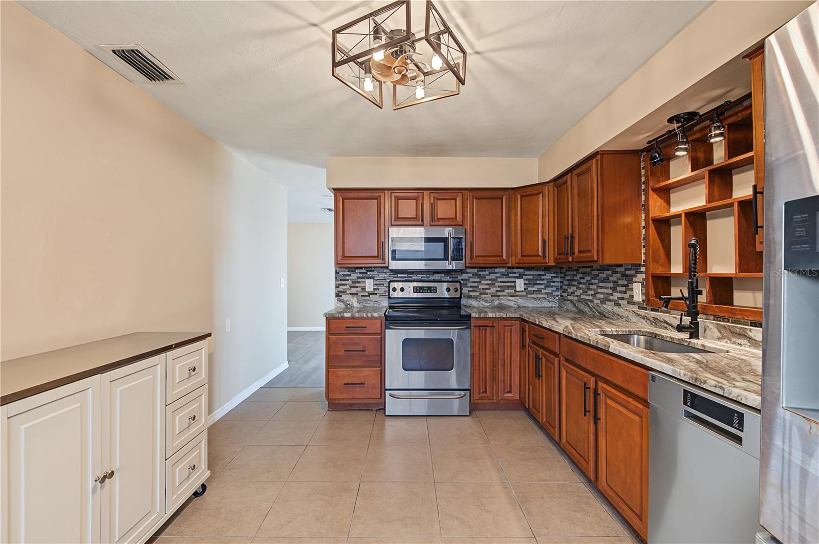 7501 FOXBLOOM DR — photo 15