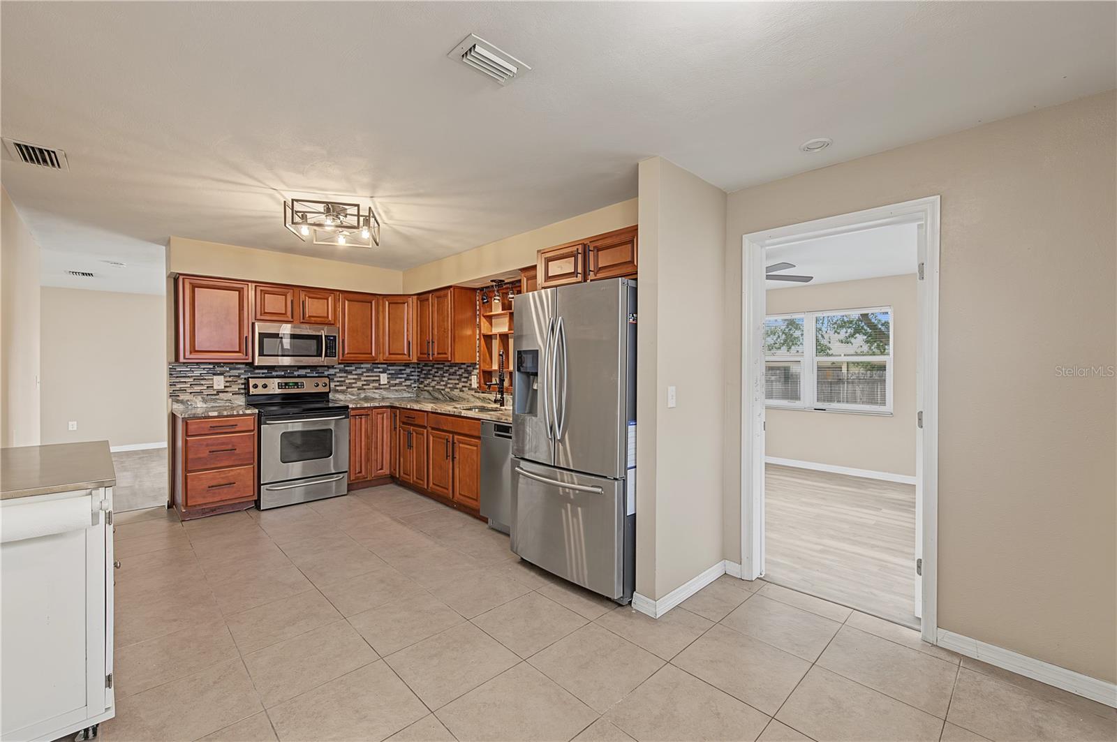 7501 FOXBLOOM DR — photo 18