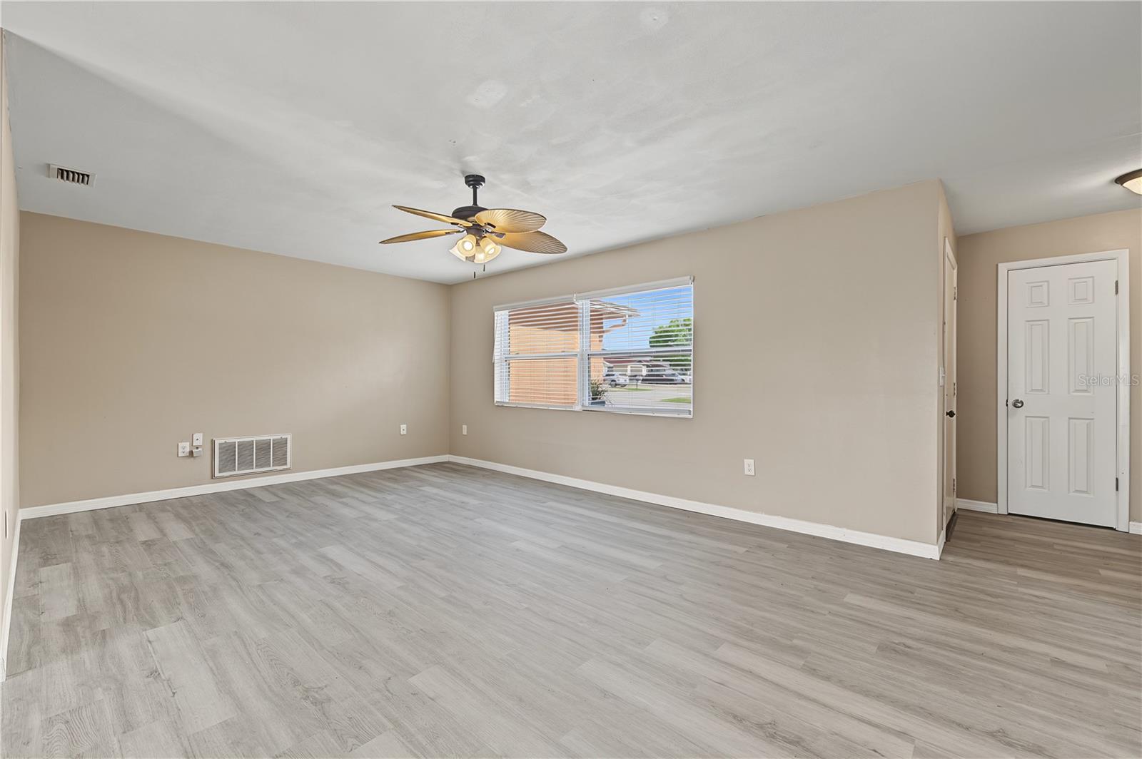 7501 FOXBLOOM DR — photo 9