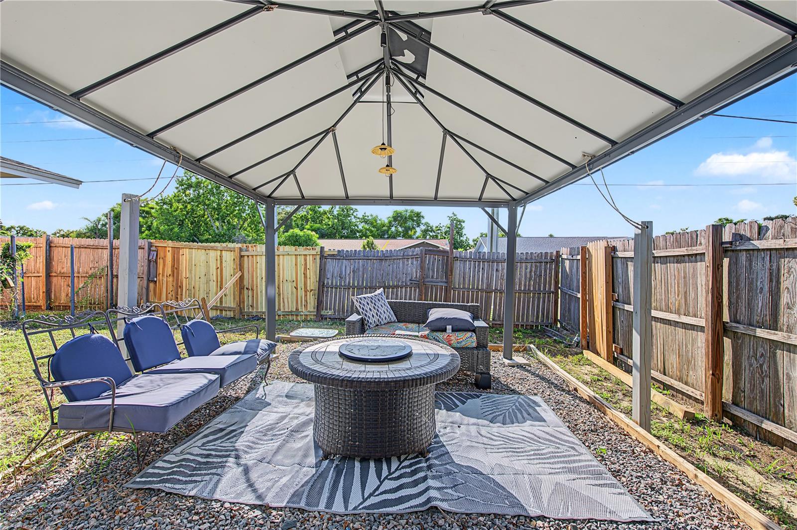 7501 FOXBLOOM DR — photo 35