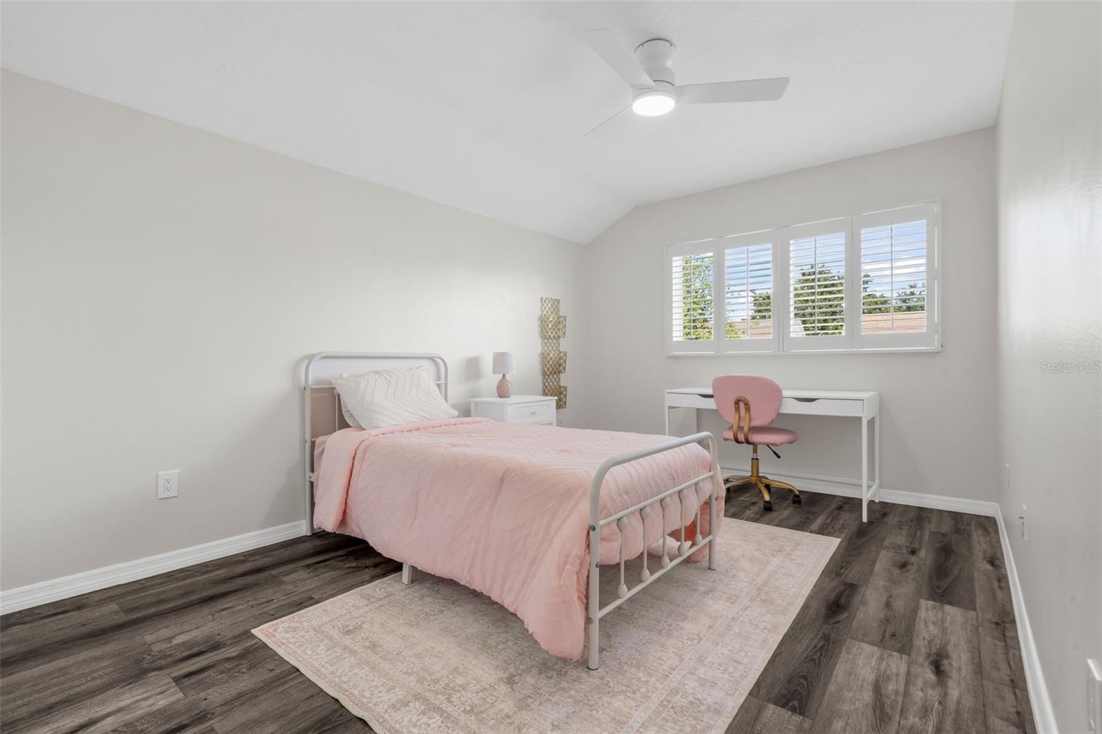 6422 BRIDGECREST DR — photo 32