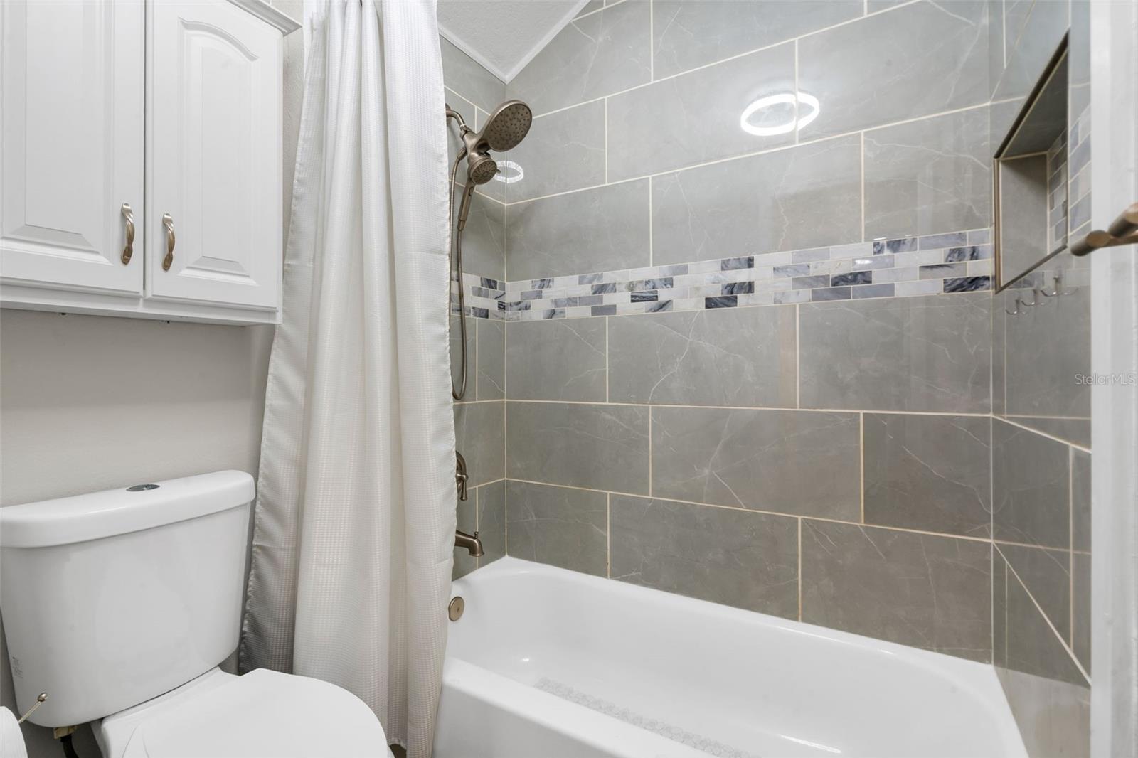 6422 BRIDGECREST DR — photo 39