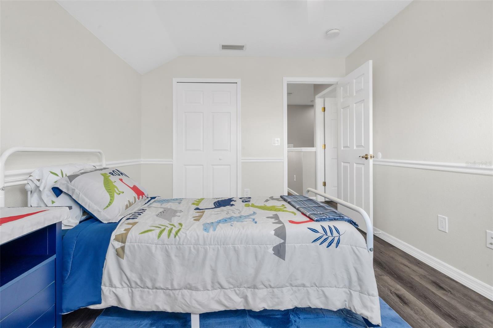 6422 BRIDGECREST DR — photo 37