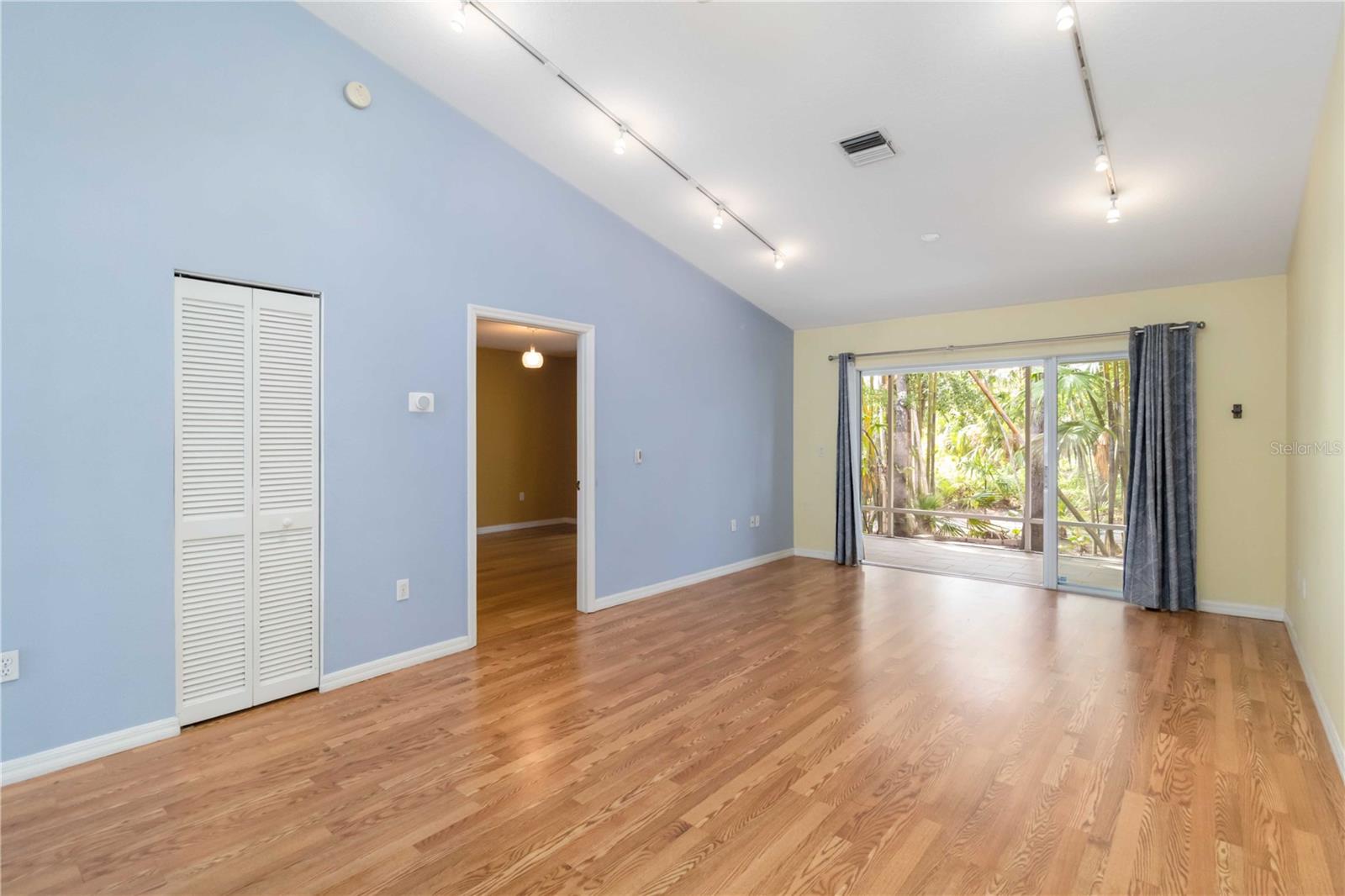 642 N JEFFERSON AVE #13 — photo 5