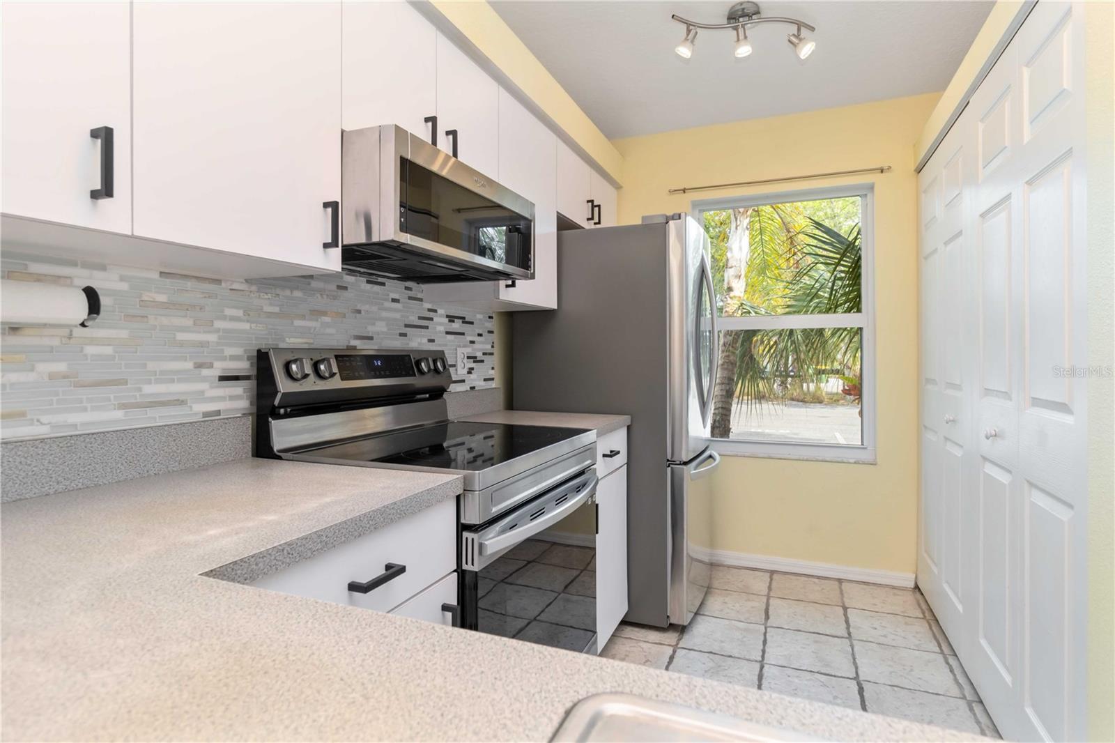 642 N JEFFERSON AVE #13 — photo 7