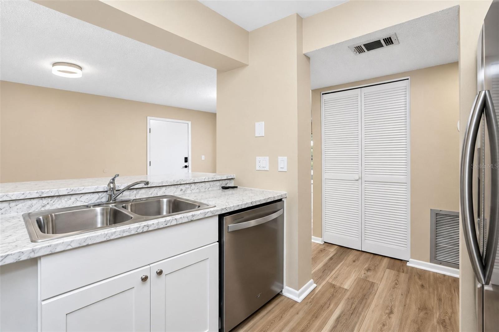 642 BIRD BAY DR E #205 — photo 9