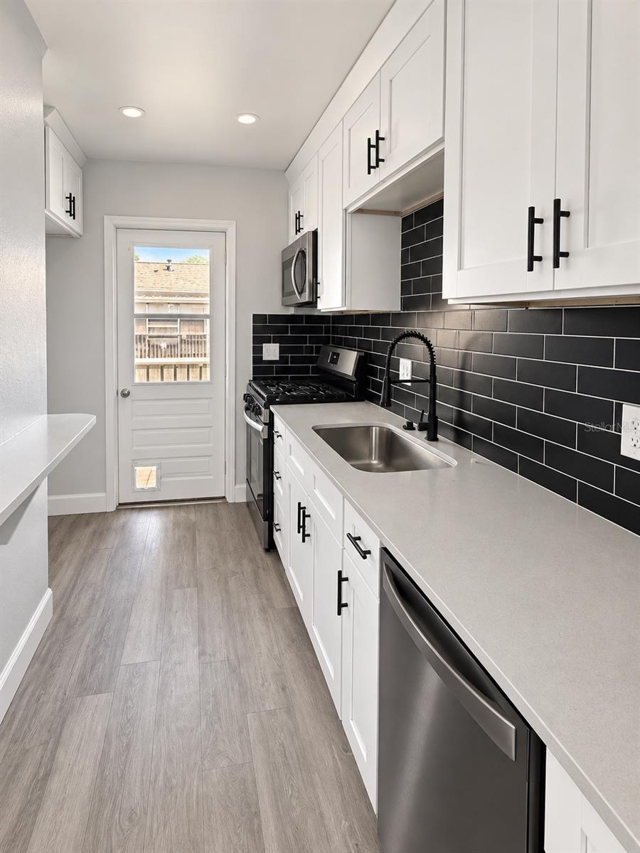5925 TERRACE PARK DR N #209 — photo 7