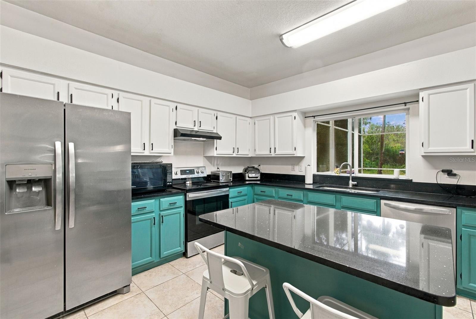 8102 STONEFIELD — photo 11