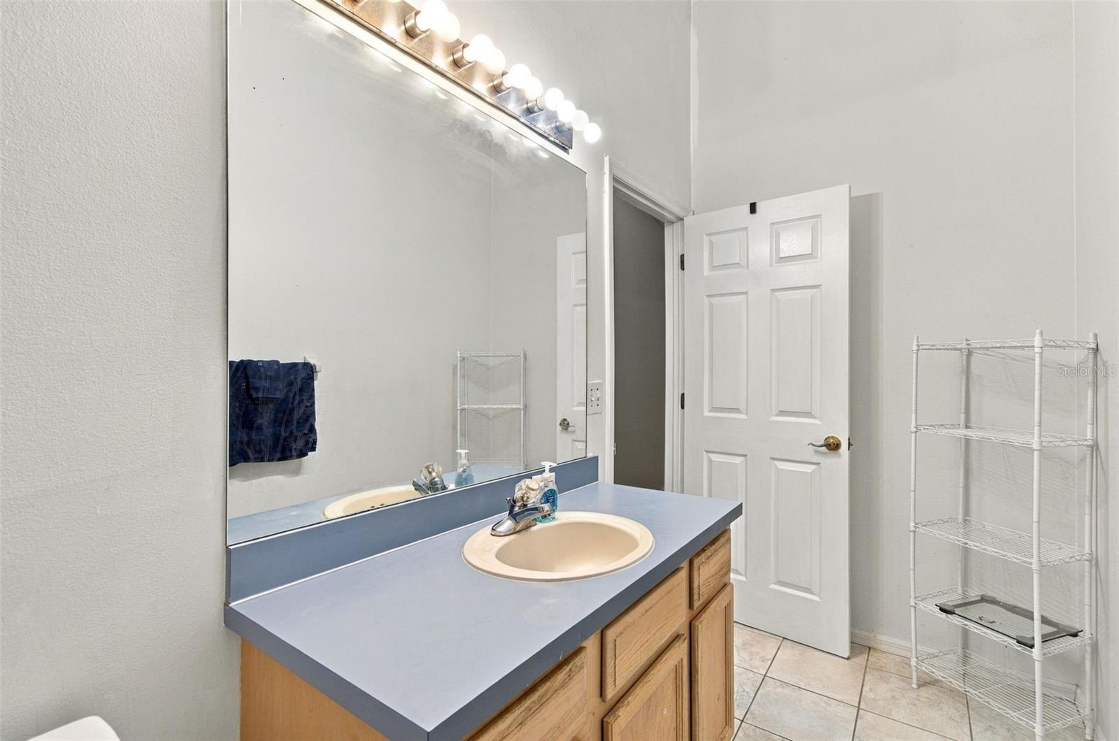8102 STONEFIELD — photo 39