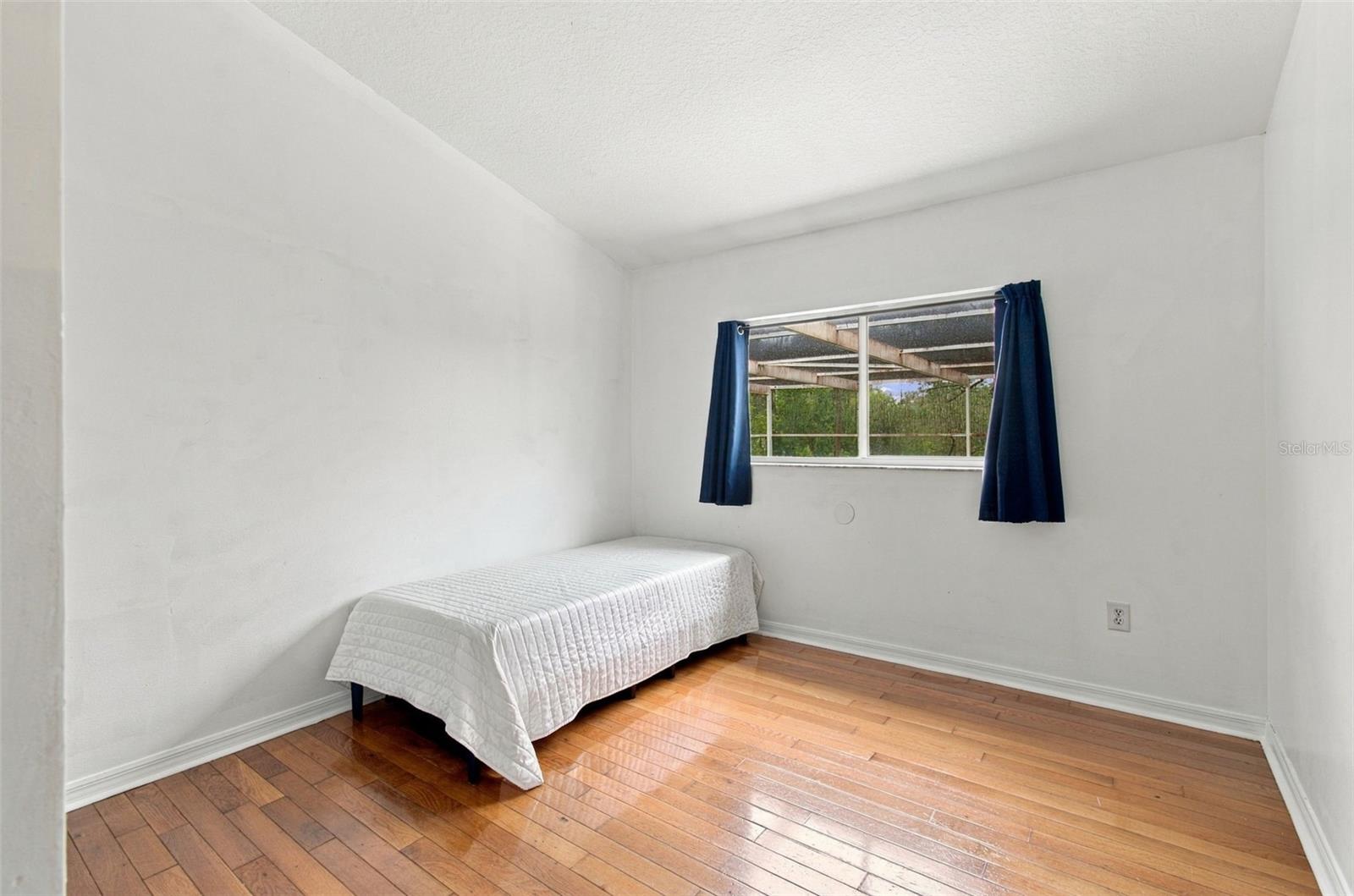 8102 STONEFIELD — photo 36