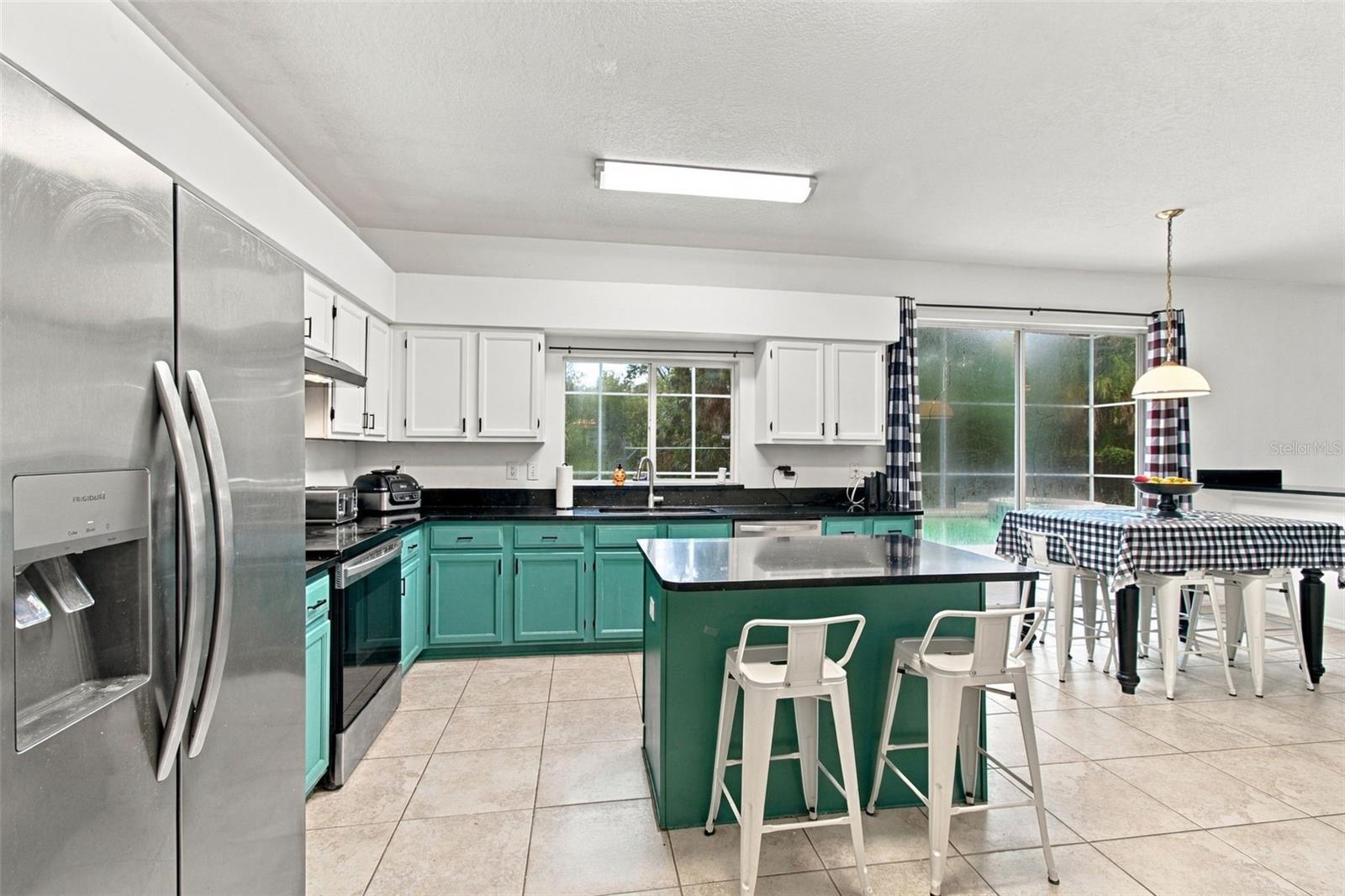 8102 STONEFIELD — photo 12