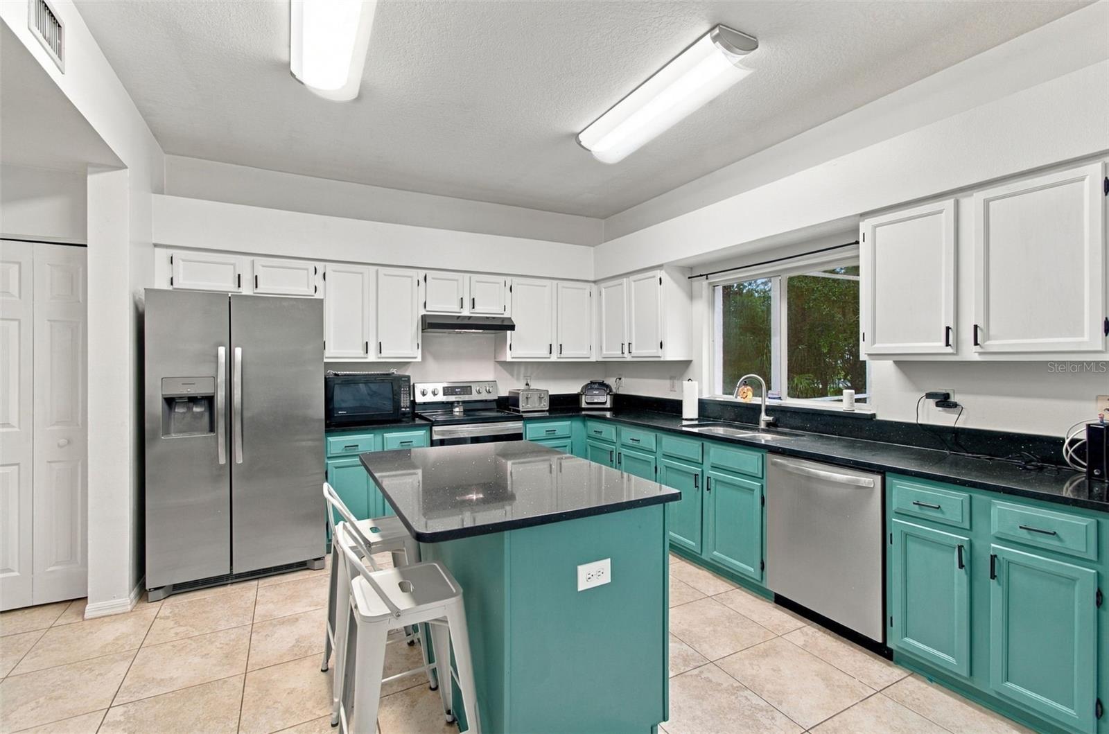 8102 STONEFIELD — photo 9