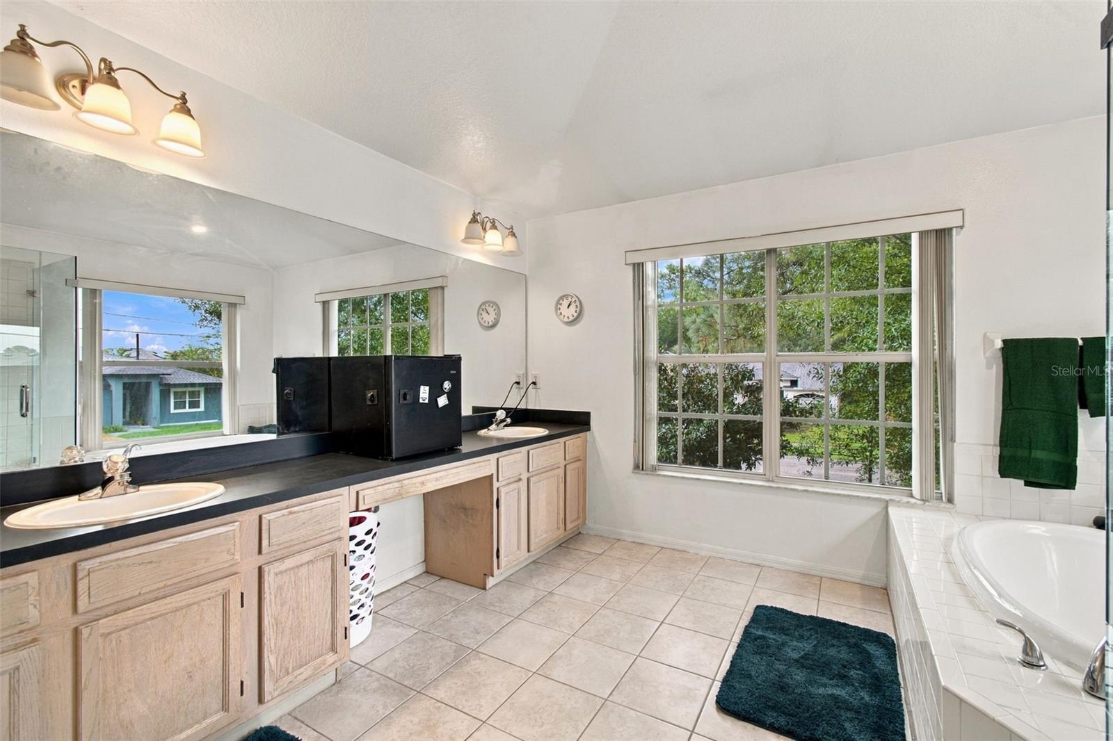 8102 STONEFIELD — photo 27