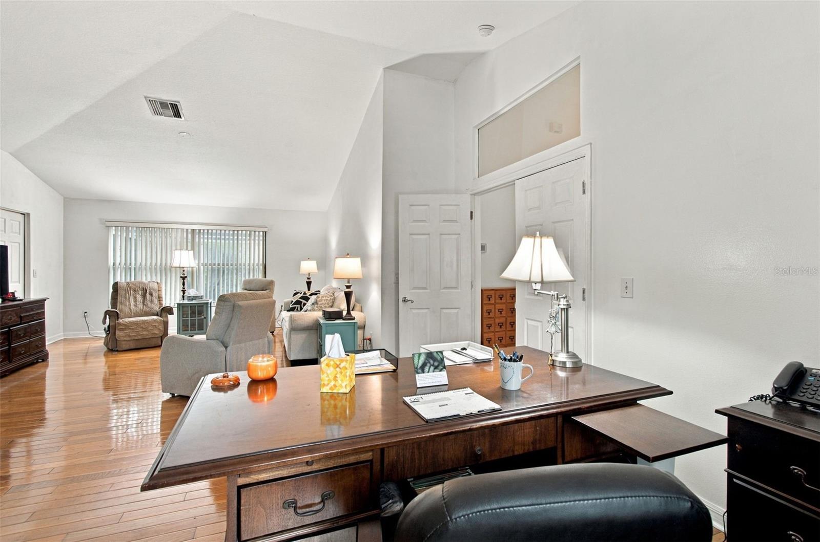 8102 STONEFIELD — photo 26