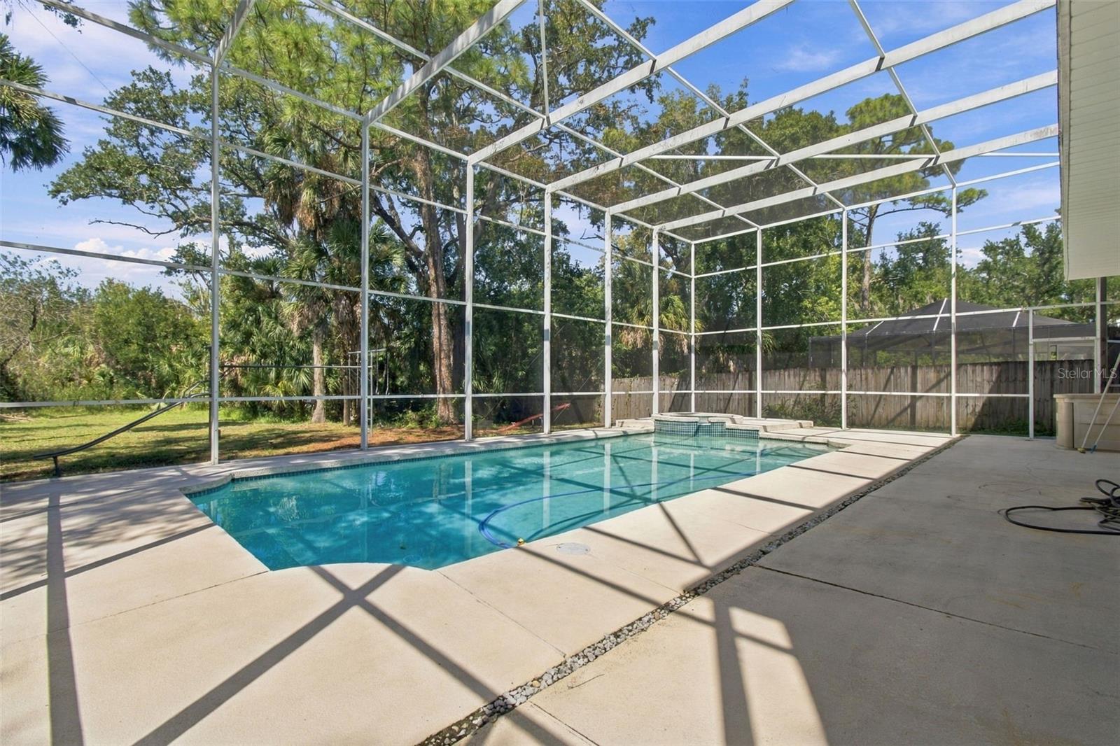 8102 STONEFIELD — photo 41